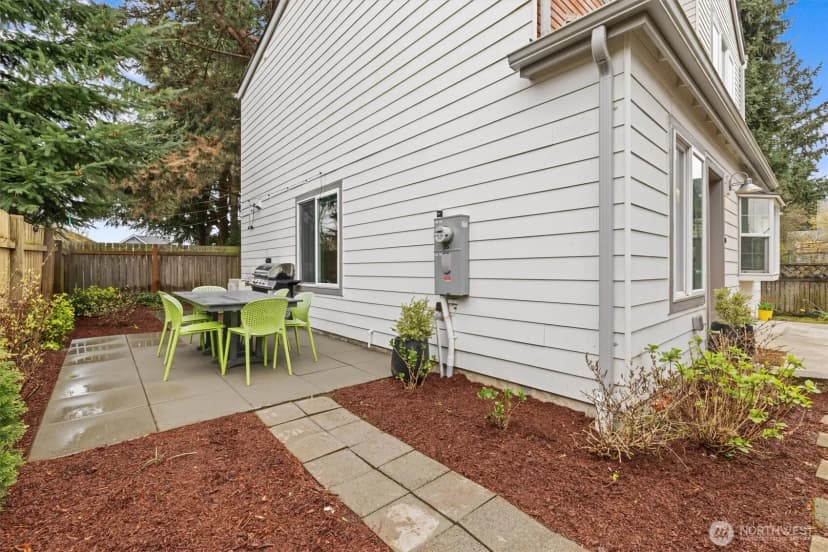 Property photo for 7344 23rd Avenue Nw #b, Seattle photo 24
