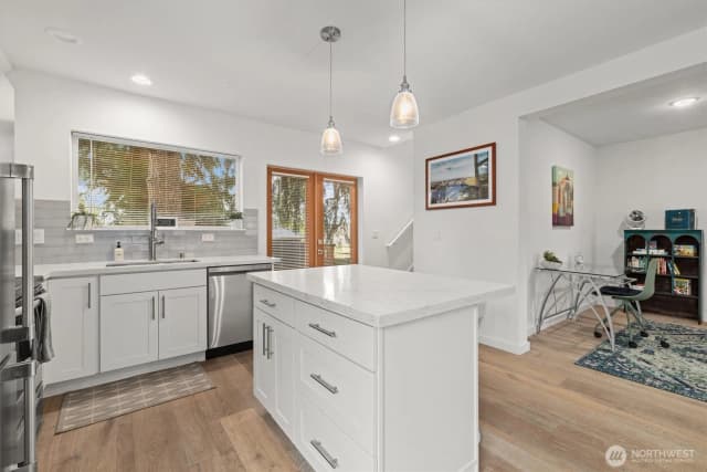 Property photo for 7344 23rd Avenue Nw #b, Seattle photo 3