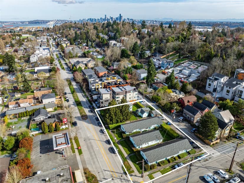 Property photo for 5222 -36 Delridge Way Sw, Seattle photo 3