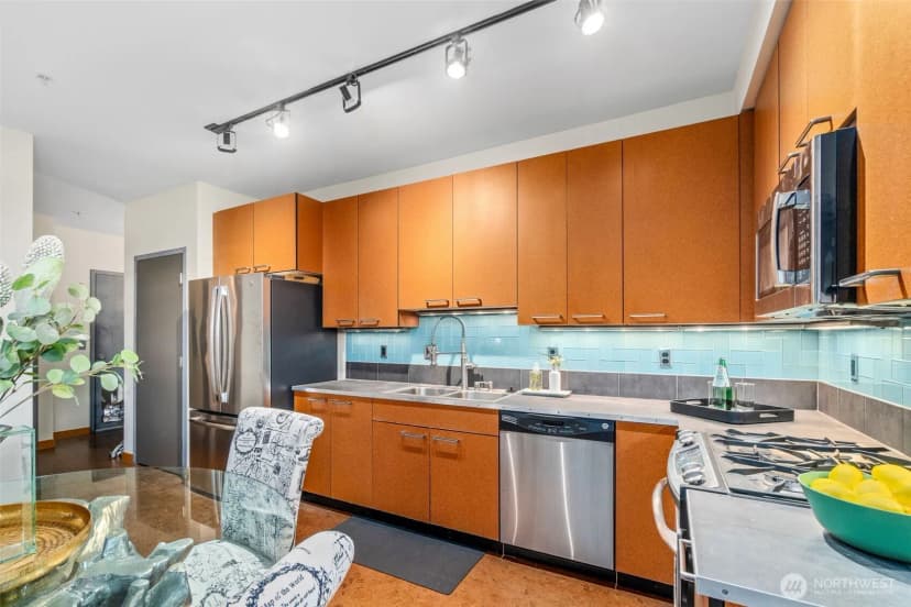 Property photo for 1414 12th Avenue #406, Seattle photo 12