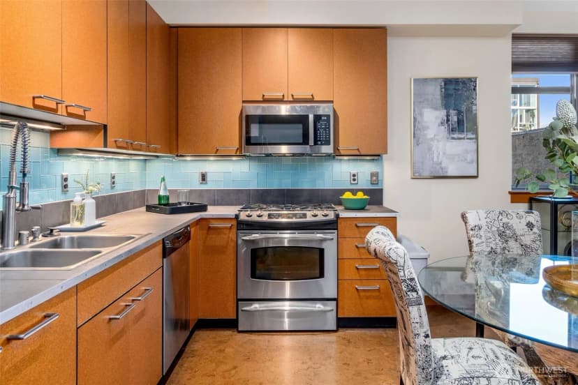 Property photo for 1414 12th Avenue #406, Seattle photo 10