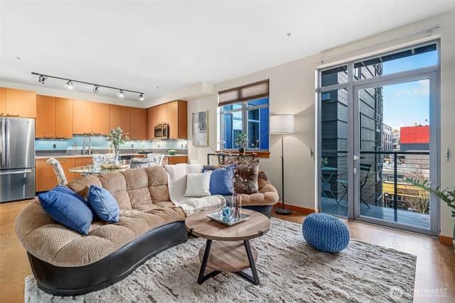Property photo for 1414 12th Avenue #406, Seattle photo 5