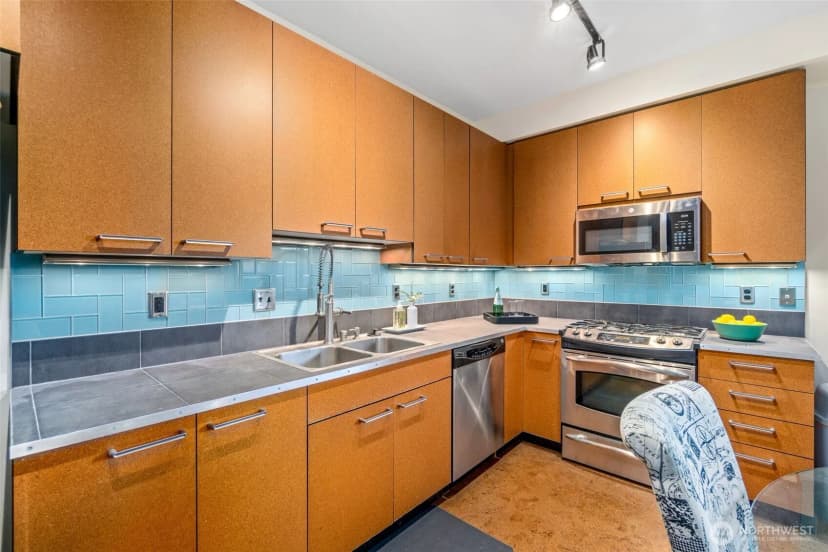 Property photo for 1414 12th Avenue #406, Seattle photo 11