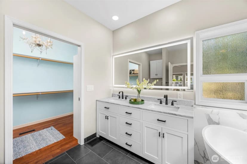 Property photo for 4455 Lakeview Court Nw, Bremerton photo 18