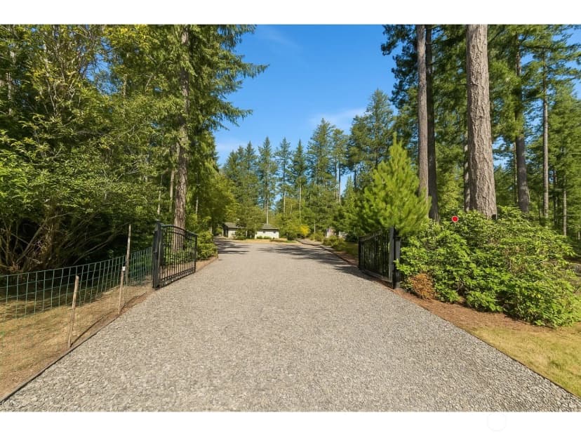 Property photo for 280 E Clonakilty Drive, Shelton photo 2