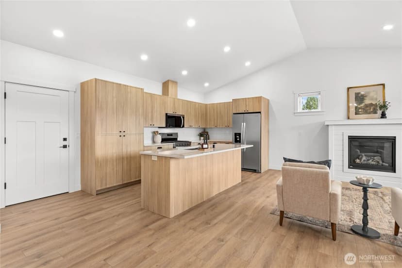 Property photo for 313 W 3rd Street S, Everson photo 9
