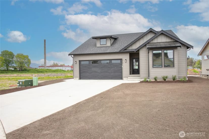 Property photo for 313 W 3rd Street S, Everson photo 3