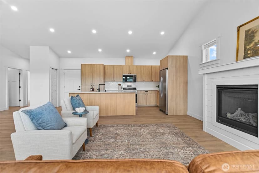 Property photo for 313 W 3rd Street S, Everson photo 16