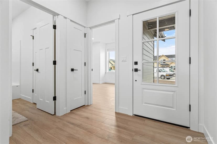 Property photo for 313 W 3rd Street S, Everson photo 5