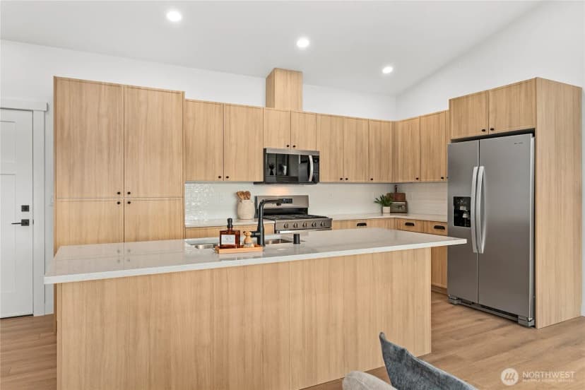 Property photo for 313 W 3rd Street S, Everson photo 11