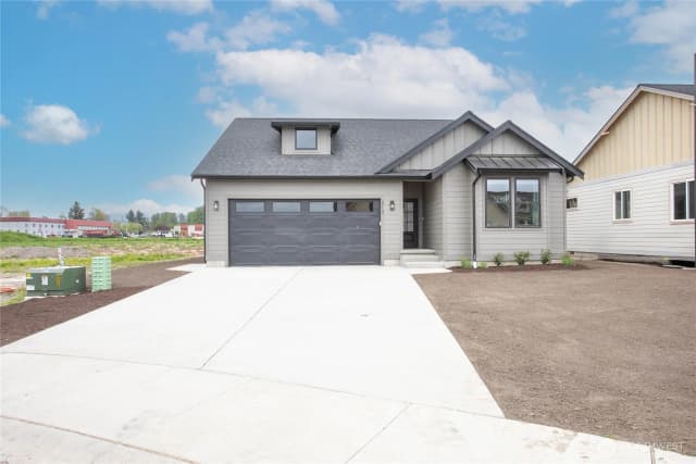 Property photo for 313 W 3rd Street S, Everson photo 2