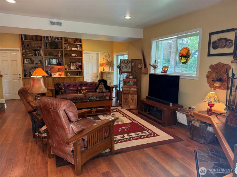 Property photo for 33704 J Place, Ocean Park photo 8