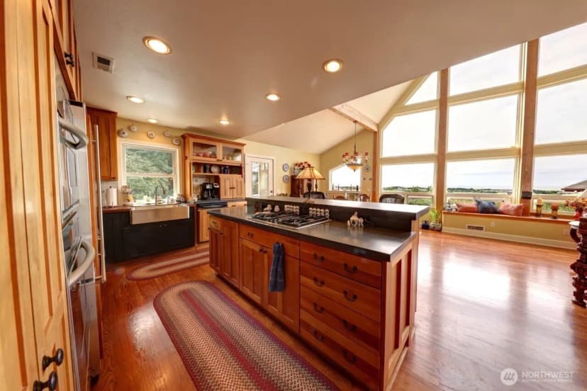 Property photo for 33704 J Place, Ocean Park photo 18