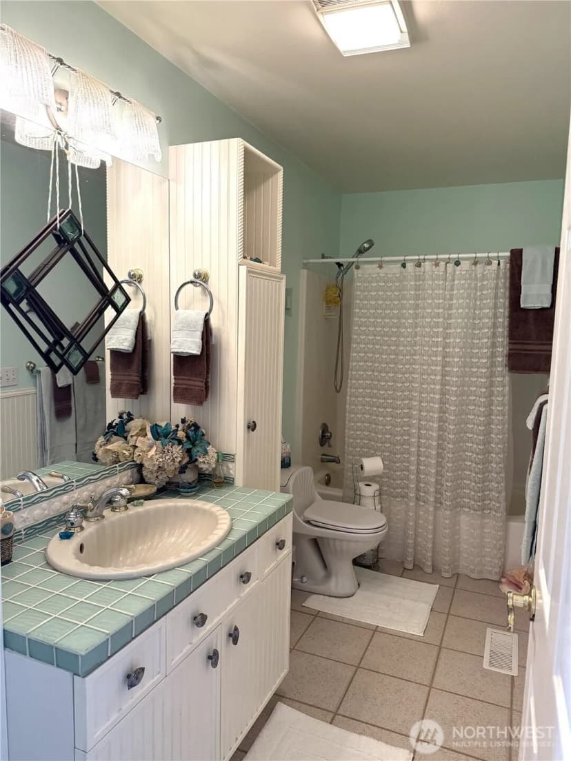 Property photo for 33704 J Place, Ocean Park photo 23