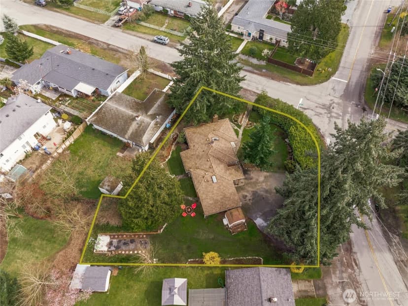 Property photo for 14235 6th Avenue Sw, Burien photo 23