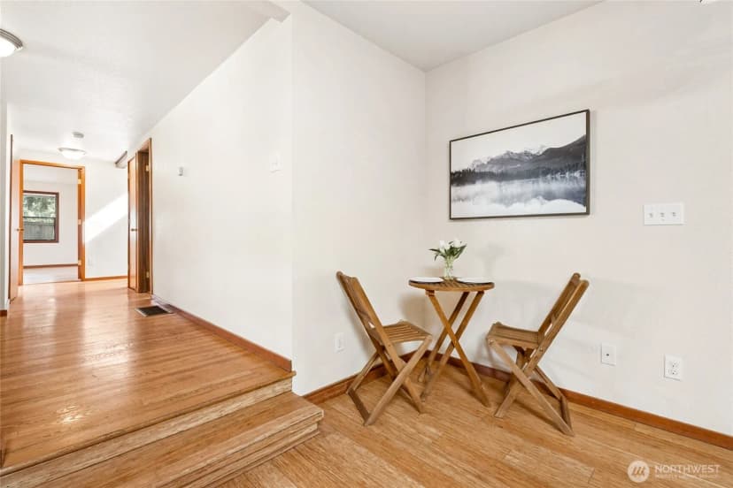 Property photo for 14235 6th Avenue Sw, Burien photo 9