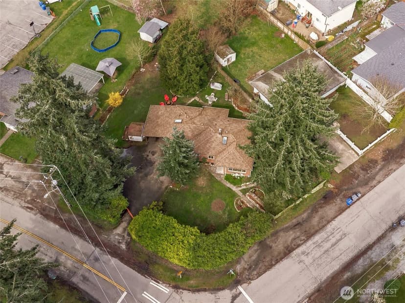 Property photo for 14235 6th Avenue Sw, Burien photo 38