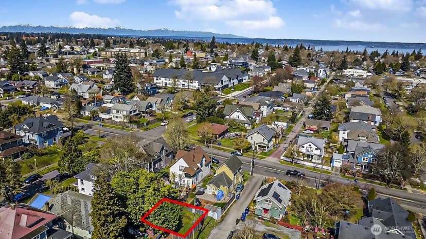 Property photo for 909 S Ainsworth Avenue, Tacoma photo 6