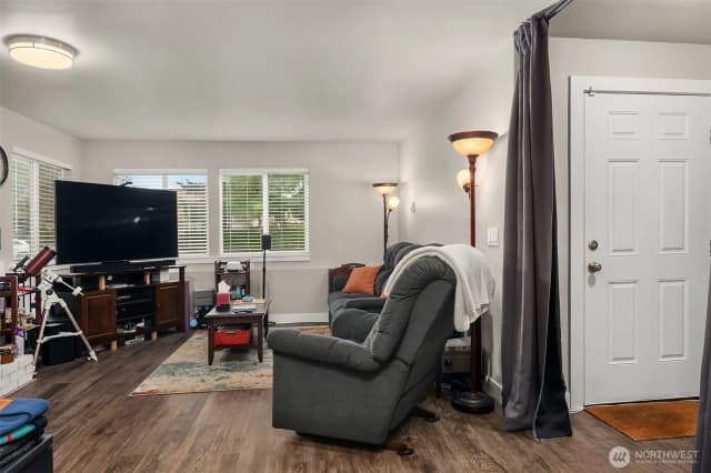 Property photo for 21404 46th Place W, Mountlake Terrace photo 4