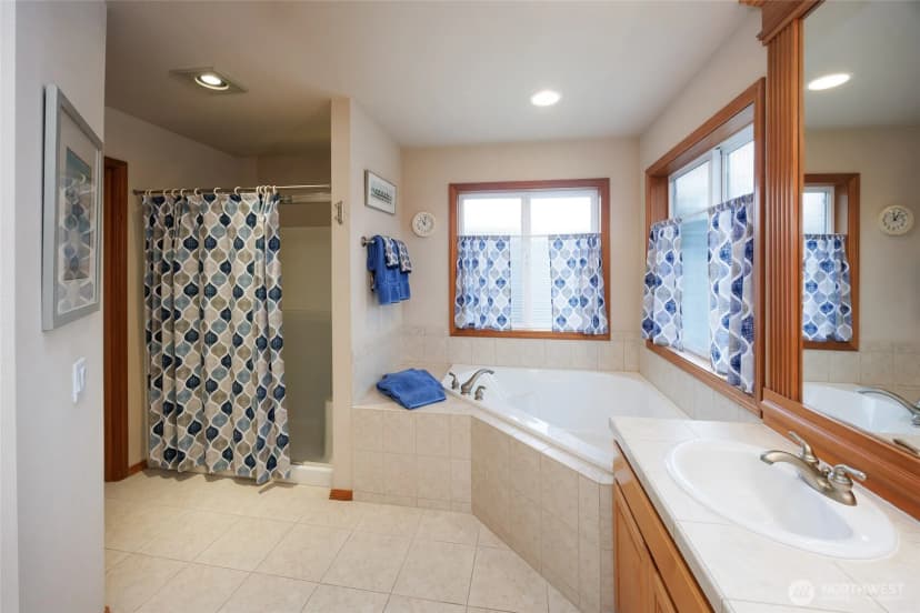 Property photo for 17001 31st Drive Se, Bothell photo 25