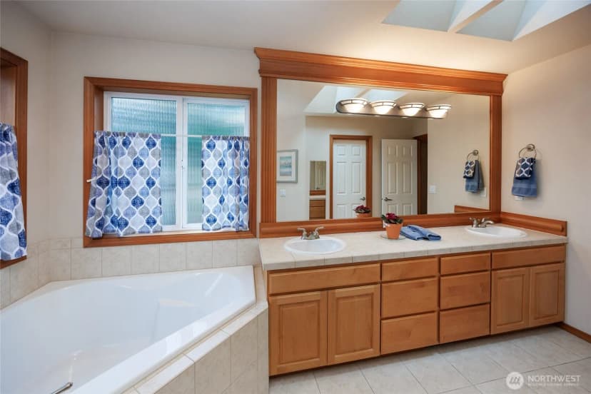 Property photo for 17001 31st Drive Se, Bothell photo 26