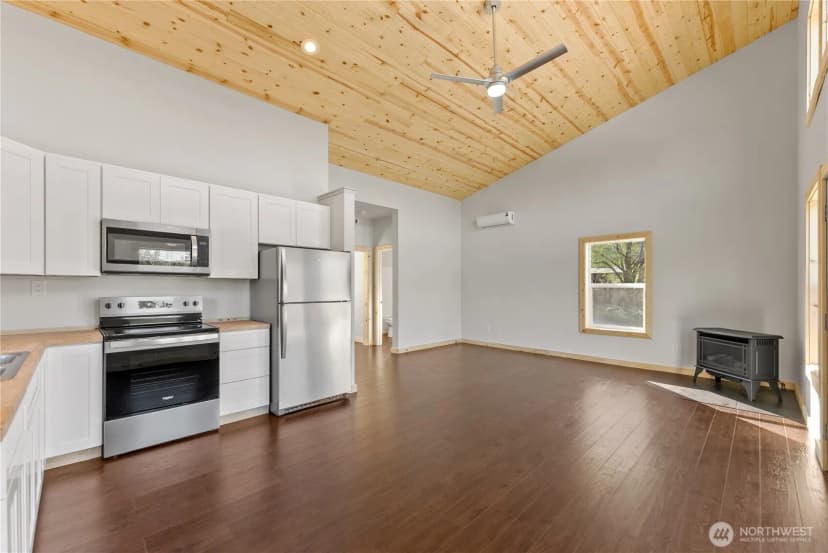 Property photo for 428 Castle Avenue, Winthrop photo 5