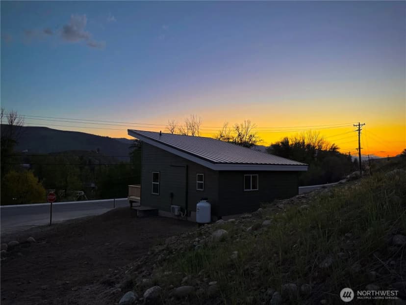 Property photo for 428 Castle Avenue, Winthrop photo 23