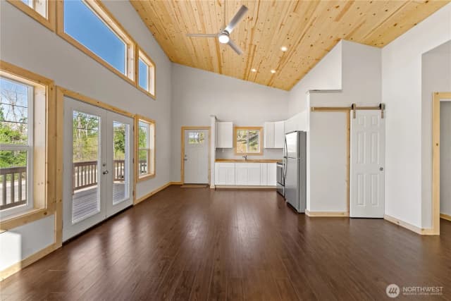 Property photo for 428 Castle Avenue, Winthrop photo 2