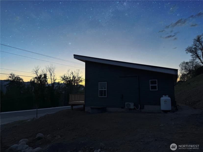 Property photo for 428 Castle Avenue, Winthrop photo 26