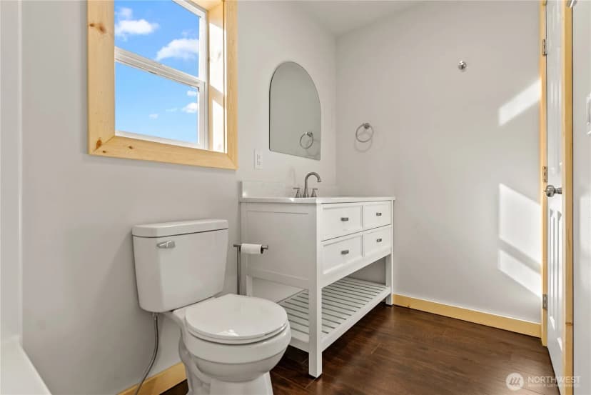 Property photo for 428 Castle Avenue, Winthrop photo 12