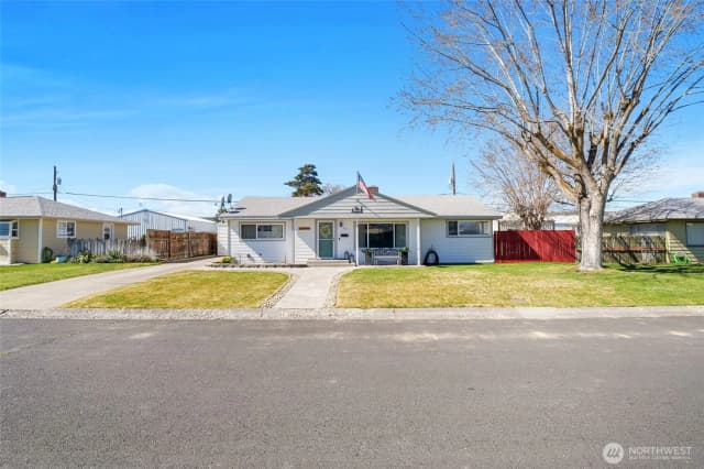 Property photo for 223 H Street Ne, Ephrata photo 2