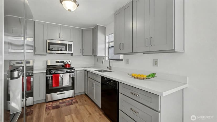 Property photo for 7301 32nd Avenue S, Seattle photo 9