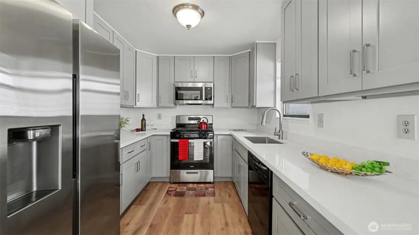 Property photo for 7301 32nd Avenue S, Seattle photo 10