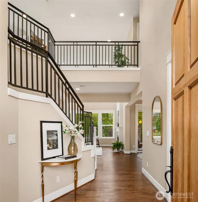 Property photo for 632 Sw 185th St, Normandy Park photo 2