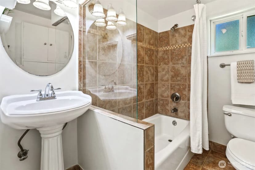 Property photo for 1257 S 116th Street, Burien photo 24