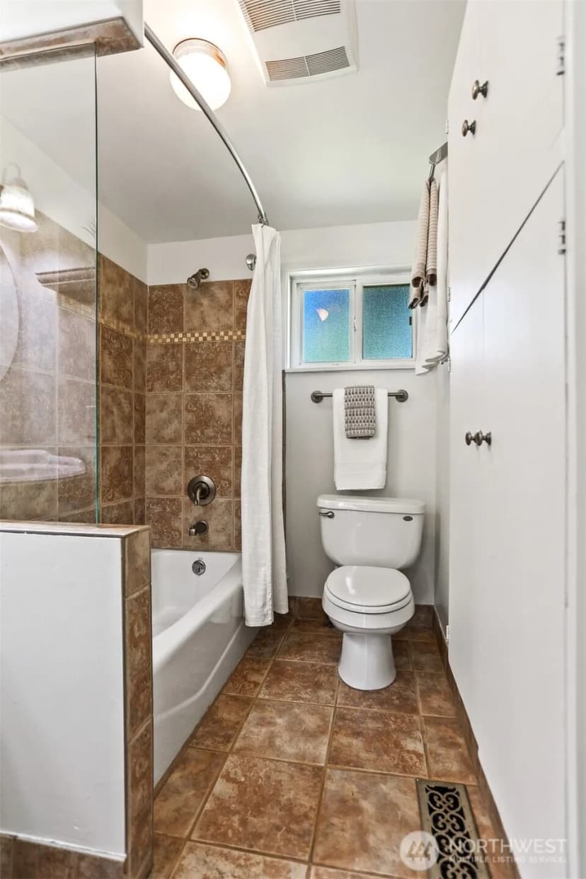 Property photo for 1257 S 116th Street, Burien photo 25