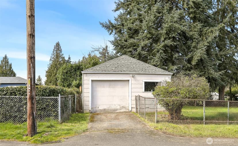 Property photo for 1257 S 116th Street, Burien photo 27