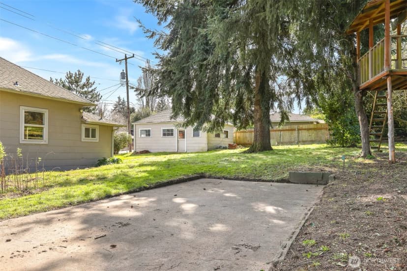Property photo for 1257 S 116th Street, Burien photo 32
