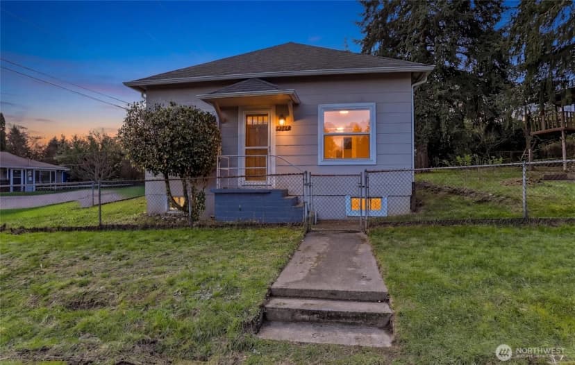 Property photo for 1257 S 116th Street, Burien photo 34