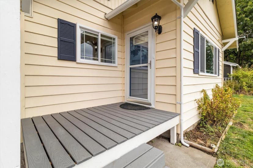 Property photo for 310 Second Street, Sumas photo 3