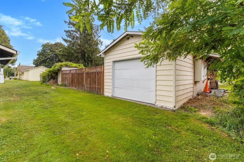 Property photo for 310 Second Street, Sumas photo 26