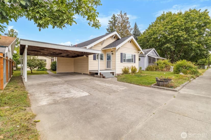 Property photo for 310 Second Street, Sumas