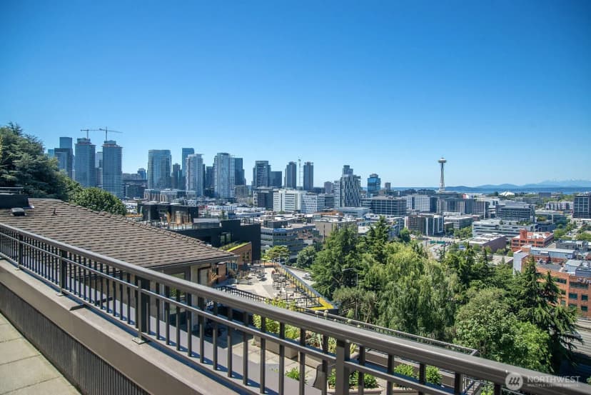 Property photo for 745 Bellevue Avenue E #402, Seattle photo 11