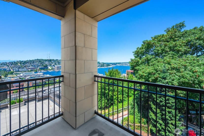 Property photo for 745 Bellevue Avenue E #402, Seattle photo 14