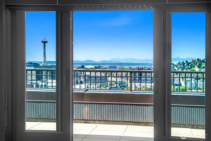 Property photo for 745 Bellevue Avenue E #402, Seattle photo 10