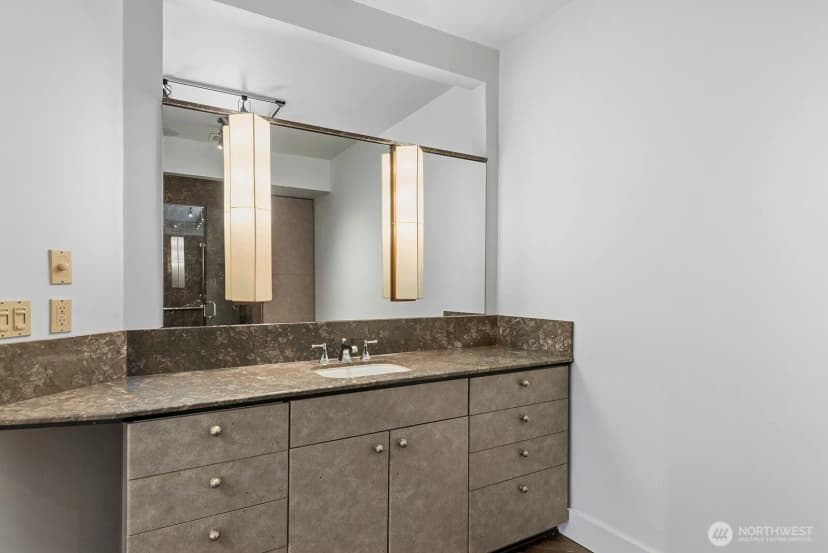 Property photo for 745 Bellevue Avenue E #402, Seattle photo 28