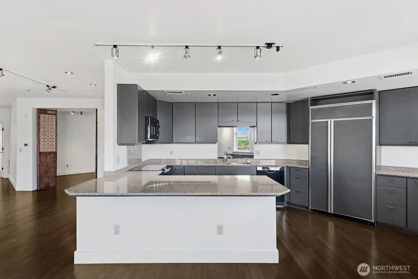 Property photo for 745 Bellevue Avenue E #402, Seattle photo 17