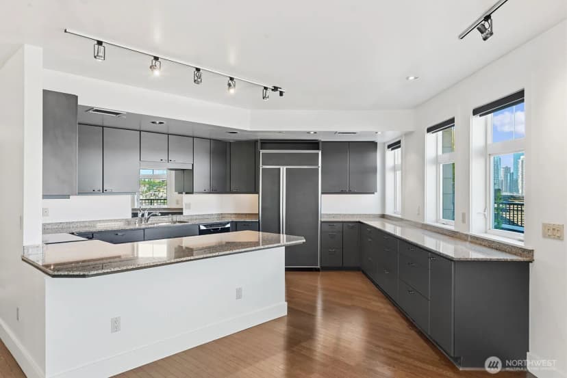 Property photo for 745 Bellevue Avenue E #402, Seattle photo 16