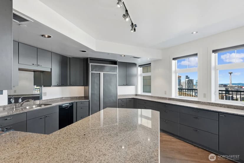 Property photo for 745 Bellevue Avenue E #402, Seattle photo 18