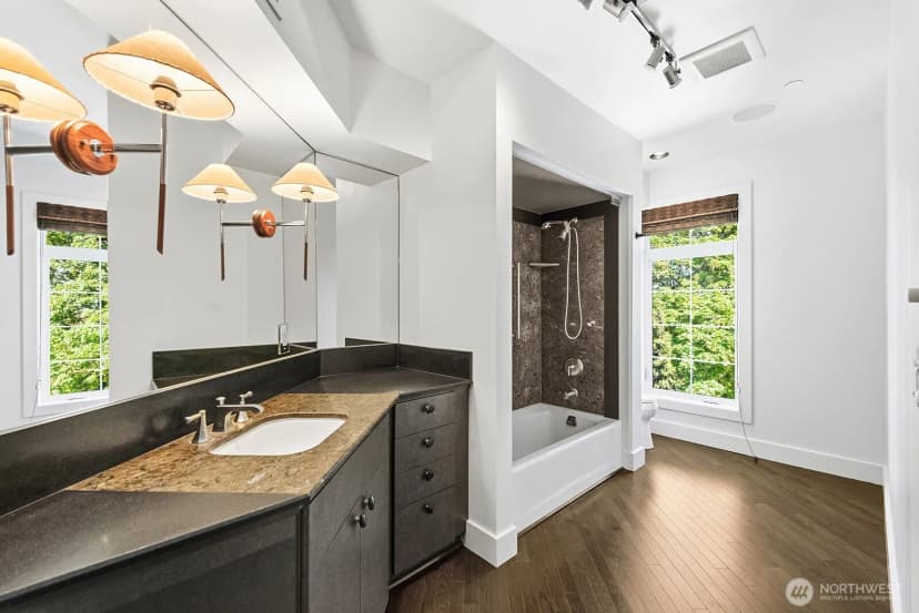 Property photo for 745 Bellevue Avenue E #402, Seattle photo 26